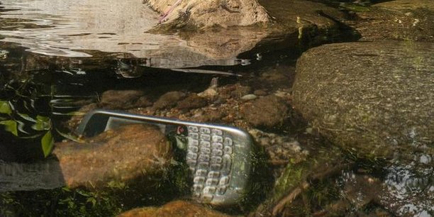 Les francais changeraient de smartphone en moyenne tous les deux ans sans forcement penser a recycler les anciens modeles 1