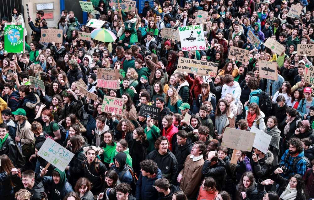 A bordeaux plusieurs jeunes portaient des habits de couleur verte