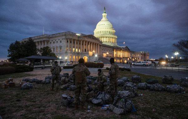 Soldats garde nationale protegent acces congres americain 17 janvier 2021 washington 0