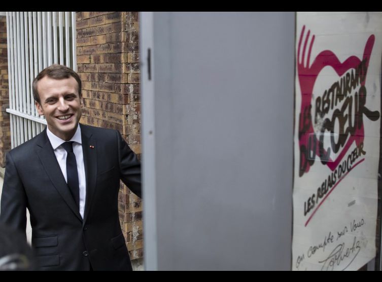 Video aymeric caron critique le comportement ignoble d emmanuel macron aux restos du coeur